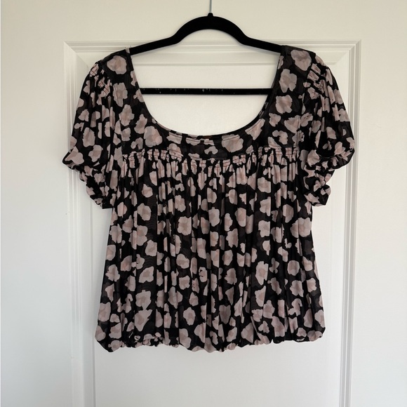 Free People Meg's Leopard Print Mesh Cropped Bubble Hem Blouse size Medium - Picture 3 of 8